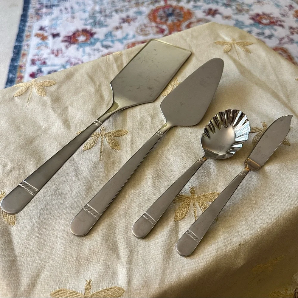 Reed & Barton Set of 4 Brighton Stainless Steel Serving Pieces.